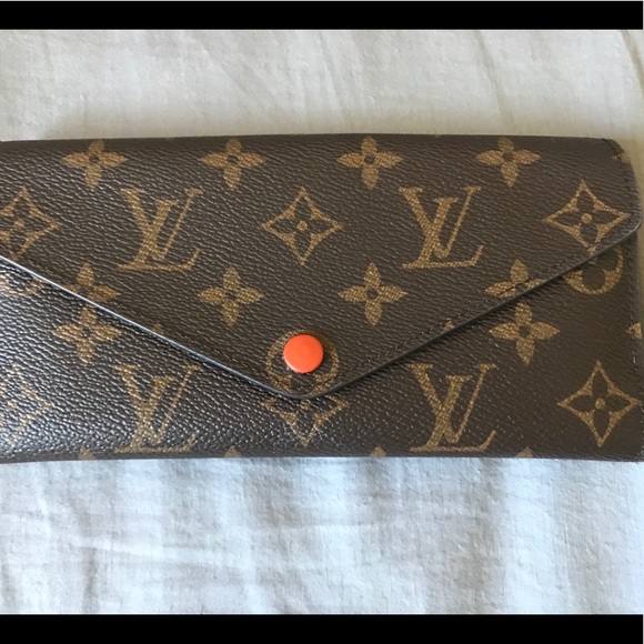 Authentic Louis Vuitton Josephine wallet. - Picture 1 of 8